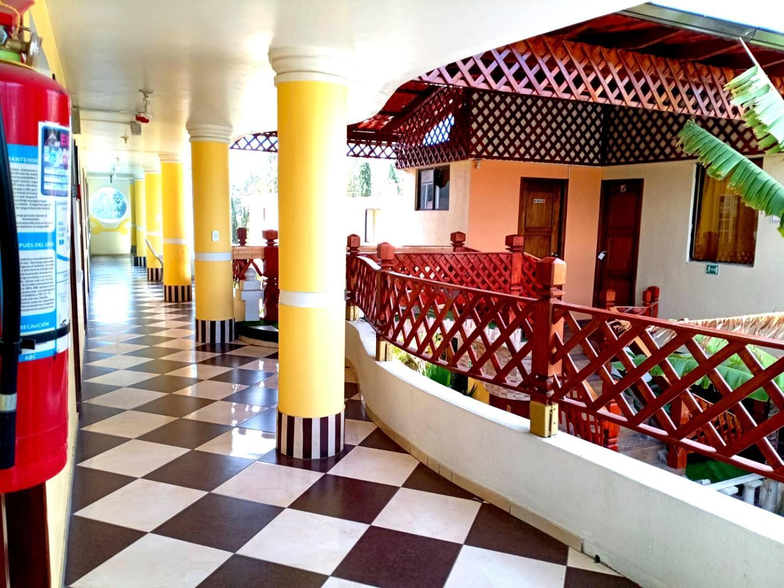 Hostal Mariscal Sucre تابابيلا المظهر الخارجي الصورة
