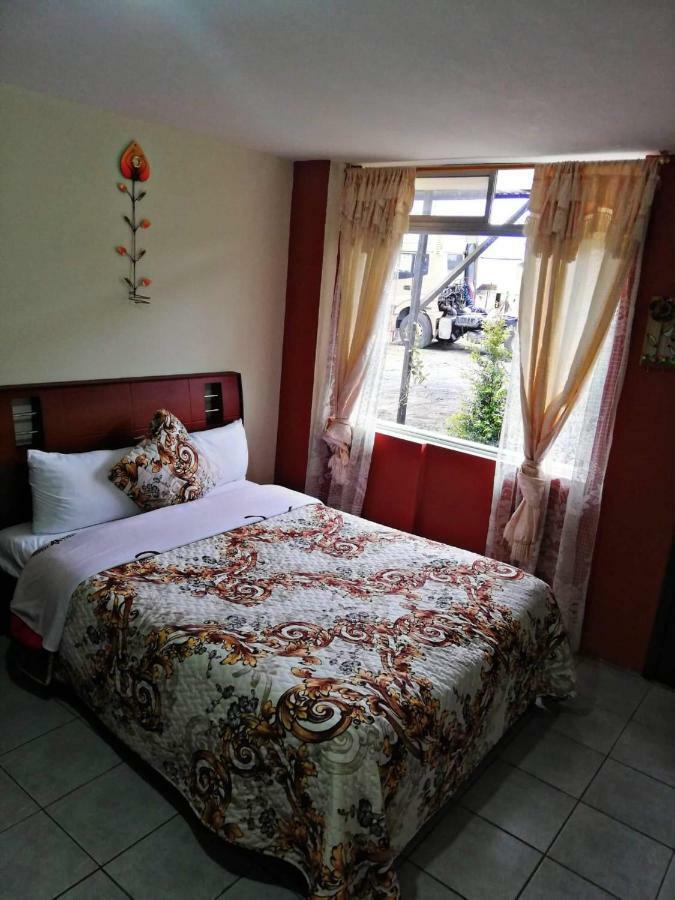 Hostal Mariscal Sucre تابابيلا المظهر الخارجي الصورة